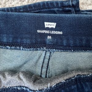 Levi’s shaping legging